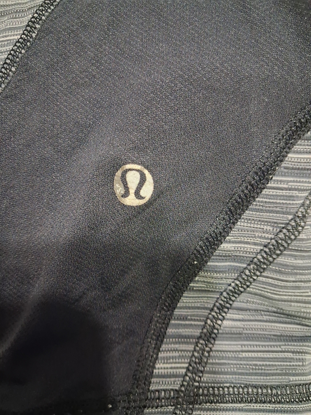 Lululemon Run: Inspire Crop II (Mesh) Size 6 - Picture 8 of 12